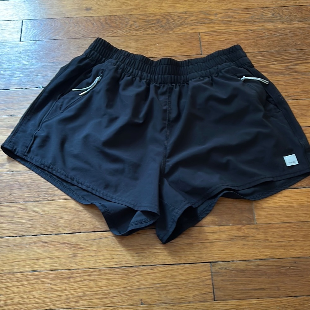 Vuori black shorts